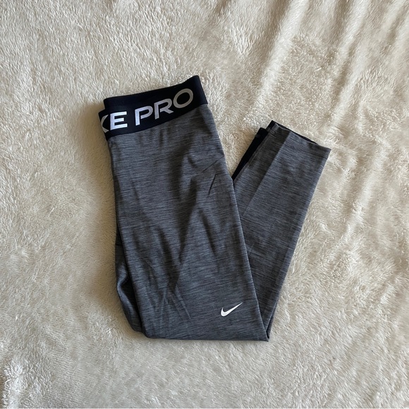 Nike Pro Leggings - Picture 5 of 9